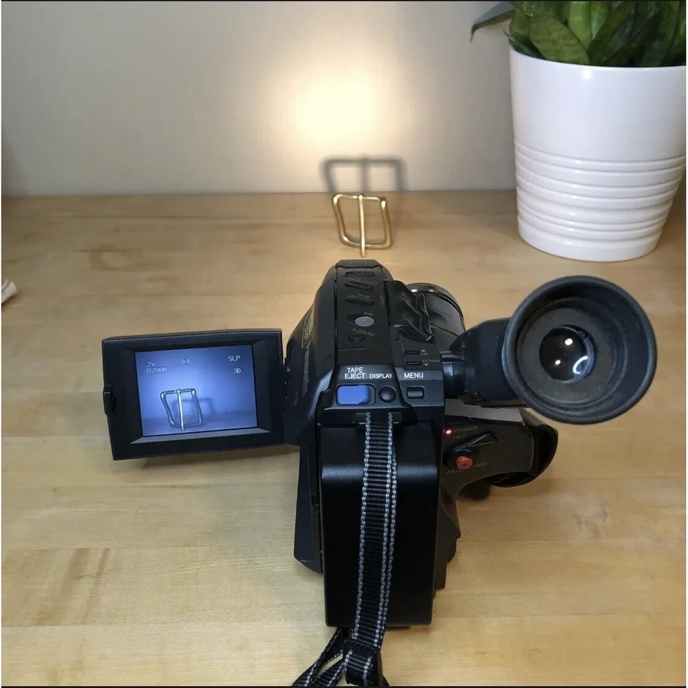 Panasonic Palmcorder PV-L559 VHS-C Camcorder Video Camera W/ Case, Battery
